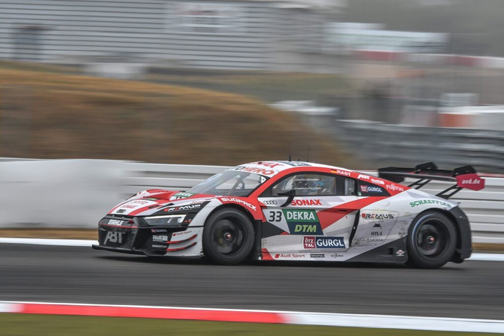 Carrera GO!!! Audi R8 LMS GT3 evo II DTM "René Rast No.33" Slot Car – 1:43 Scale