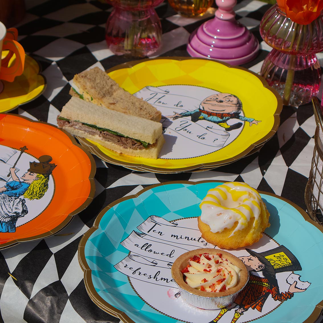 Talking Tables Alice in Wonderland Bright Blue Scalloped Paper Plates 23cm Pack of 12
