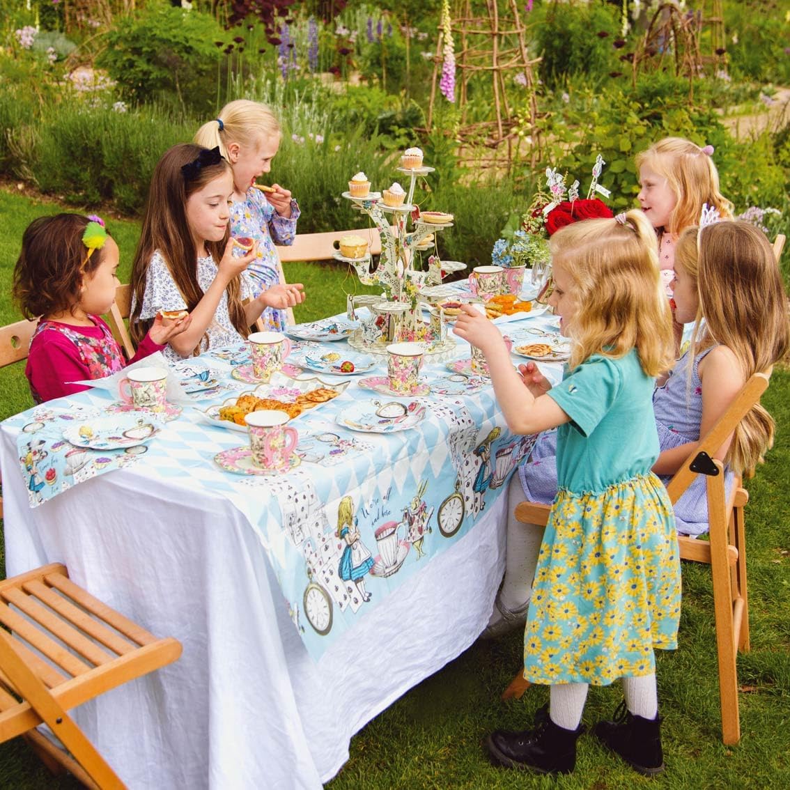 Talking Tables Alice in Wonderland Bright Blue Scalloped Paper Plates 23cm Pack of 12