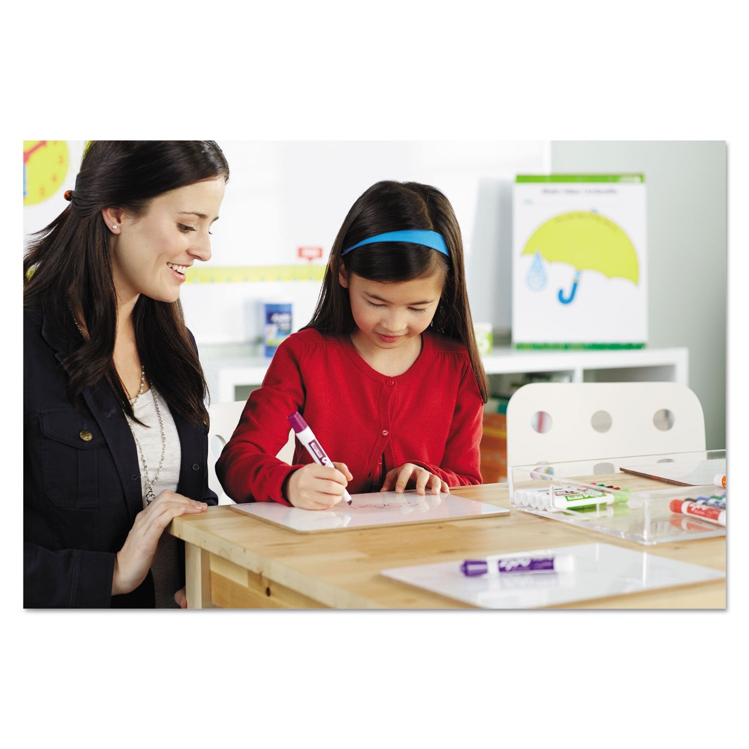 Expo Whiteboard Marker Set 4 with Eraser and Cleaner Chisel Tip