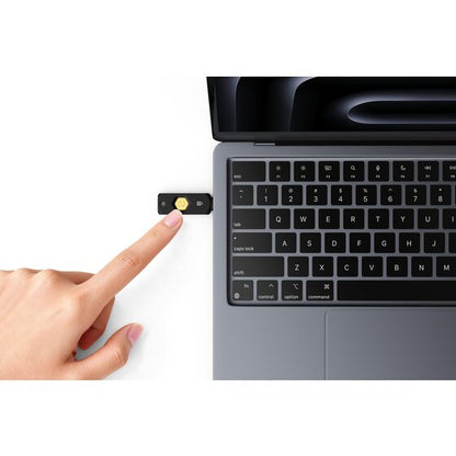 Kensington VeriMark USB-C NFC+ Security Key | FIDO2 USB-C & NFC Authentication