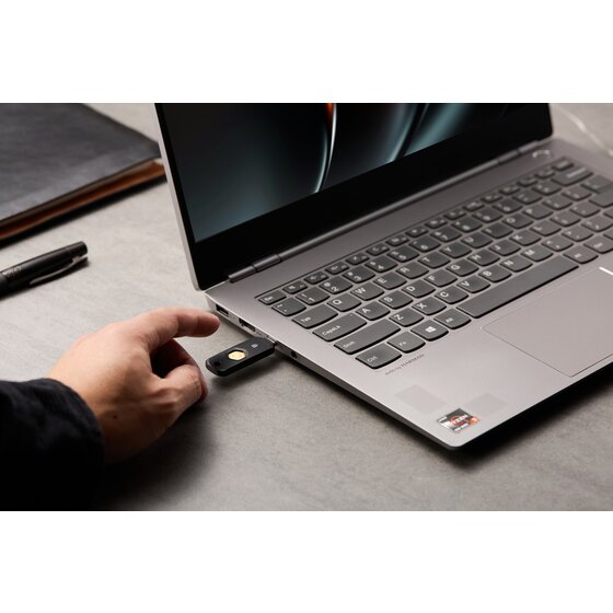 Kensington VeriMark USB-C NFC+ Security Key | FIDO2 USB-C & NFC Authentication