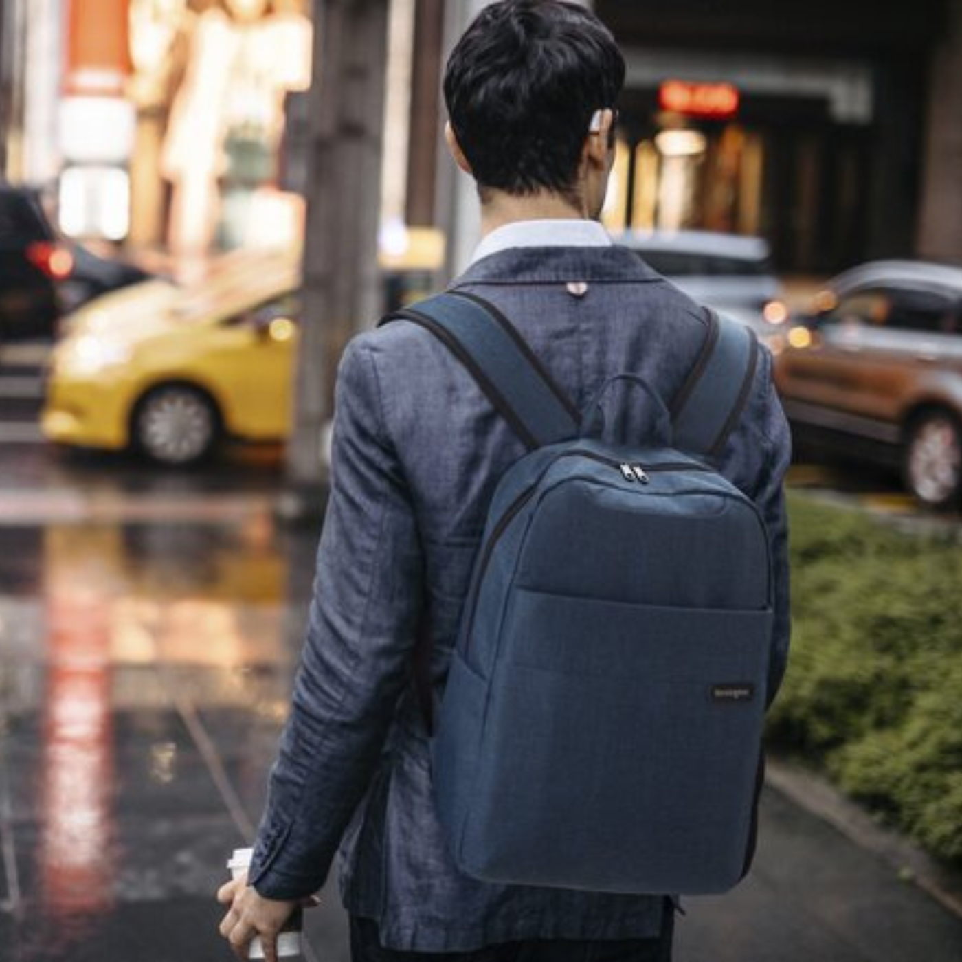 Kensington® Simply Portable 16" Lite Backpack Blue