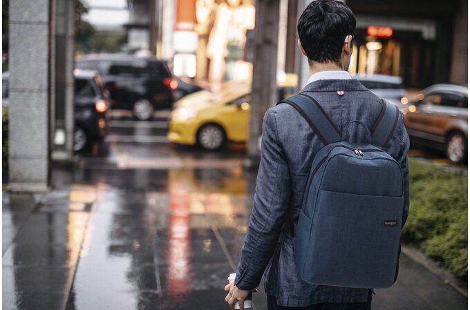 Kensington® Simply Portable 16" Lite Backpack Blue