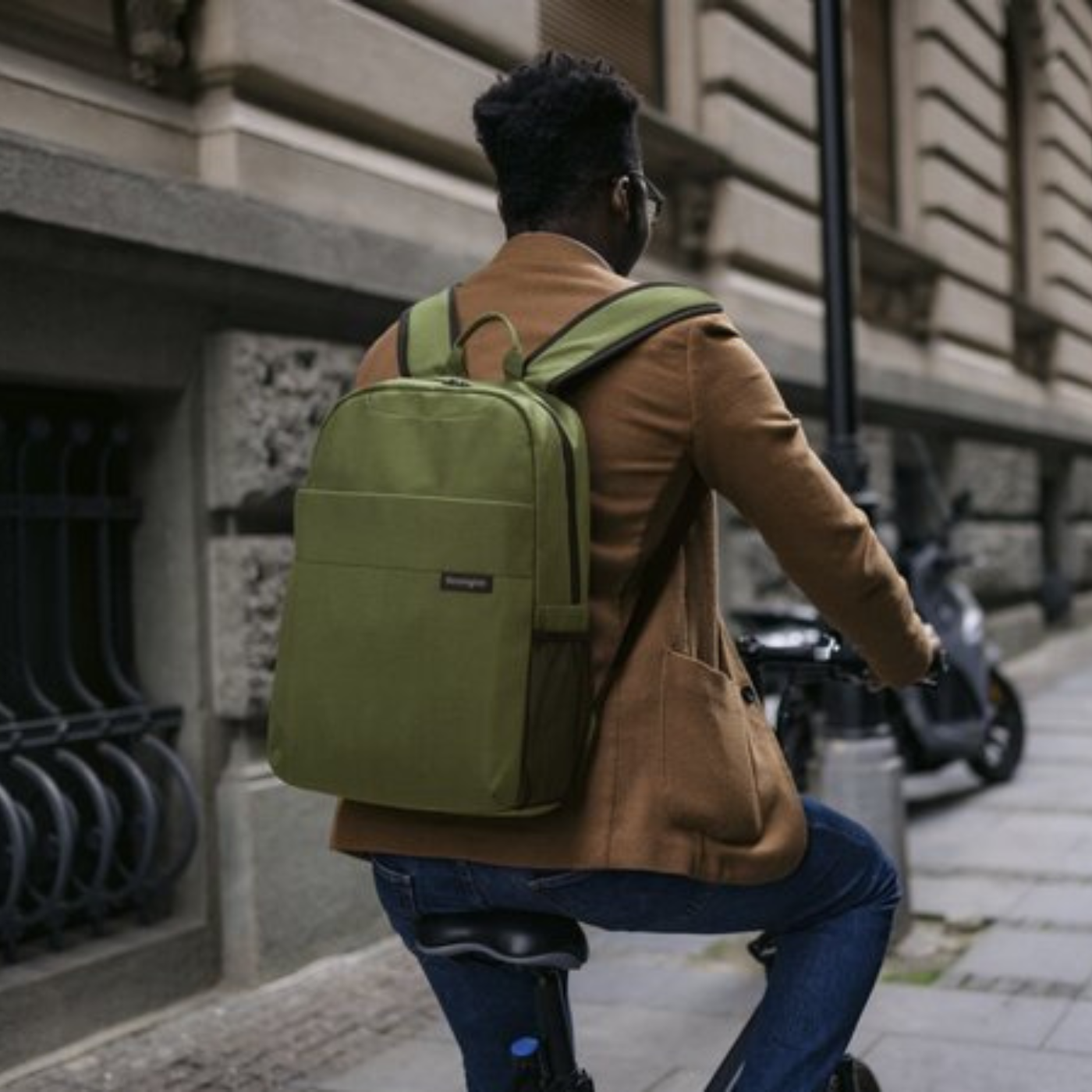 Kensington® Simply Portable 16" Lite Backpack Green