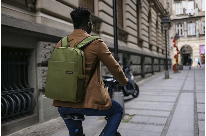 Kensington® Simply Portable 16" Lite Backpack Green