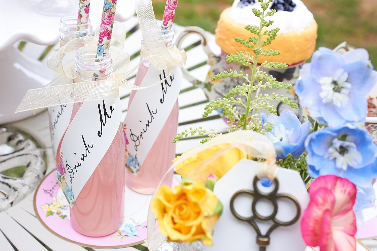 Talking Tables Truly Alice Drink Set of 6 Bottles, Tag & 12 Straw Set