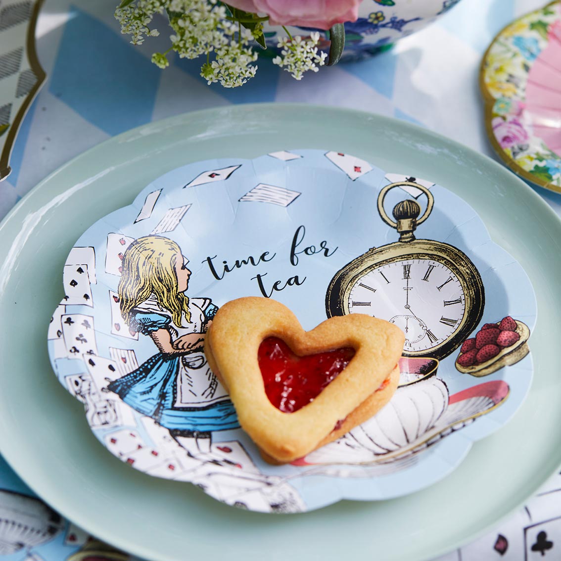 Talking Tables Truly Alice Scalloped Paper Plates 7 Inch Pack of 12