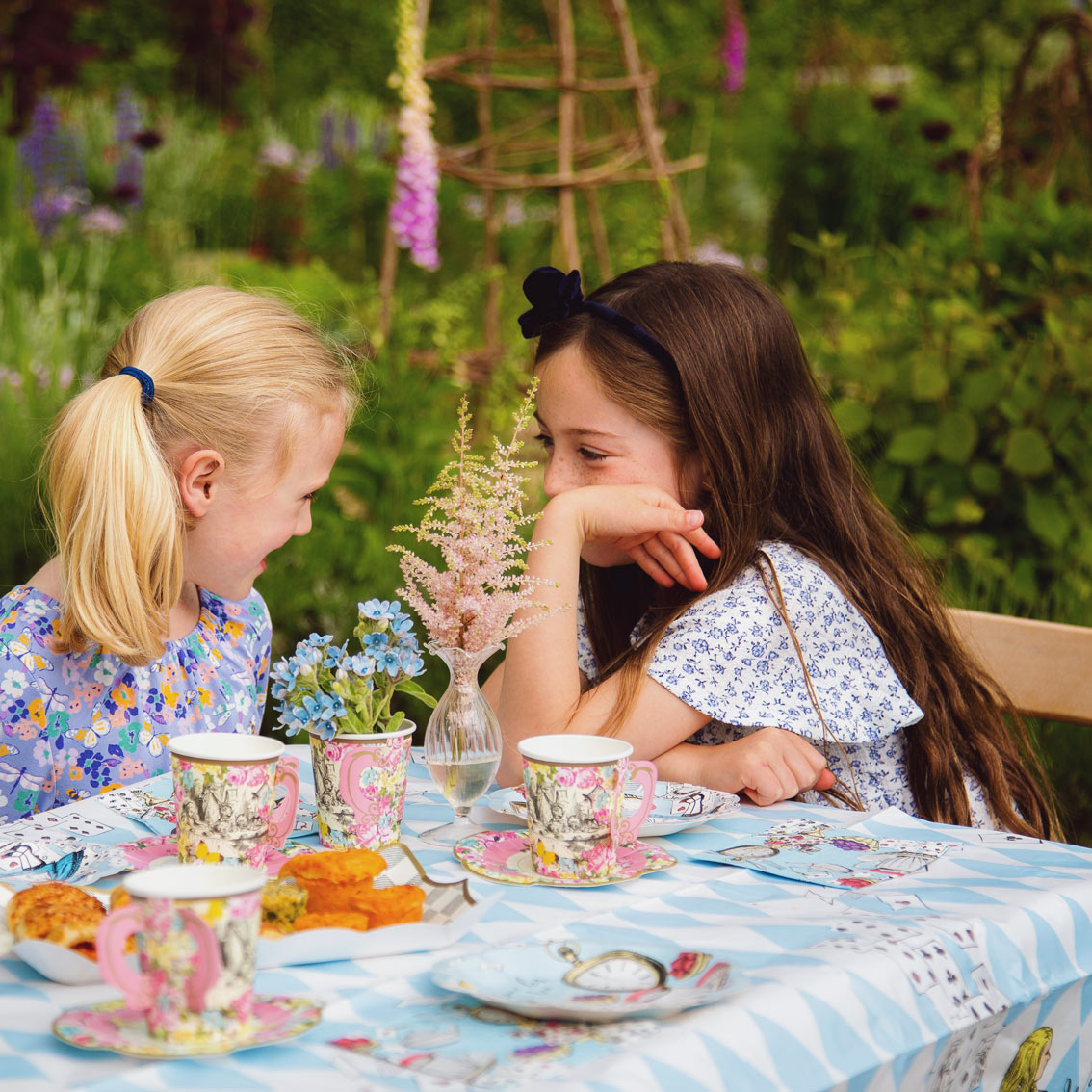 Talking Tables Truly Alice Tea Cup Set & Saucers Pack of 12