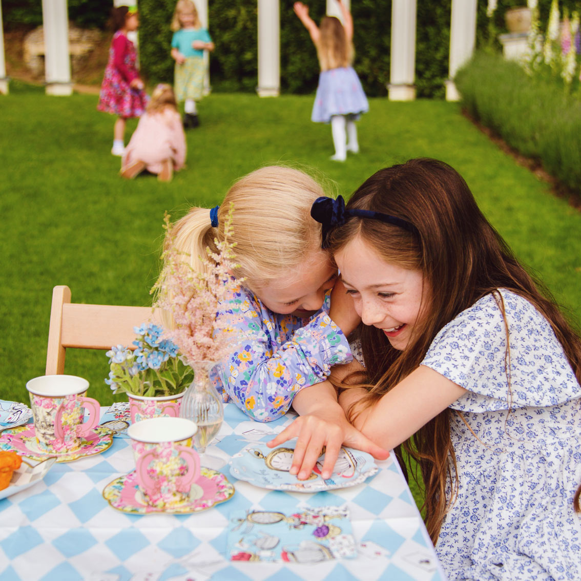 Talking Tables Truly Alice Tea Cup Set & Saucers Pack of 12