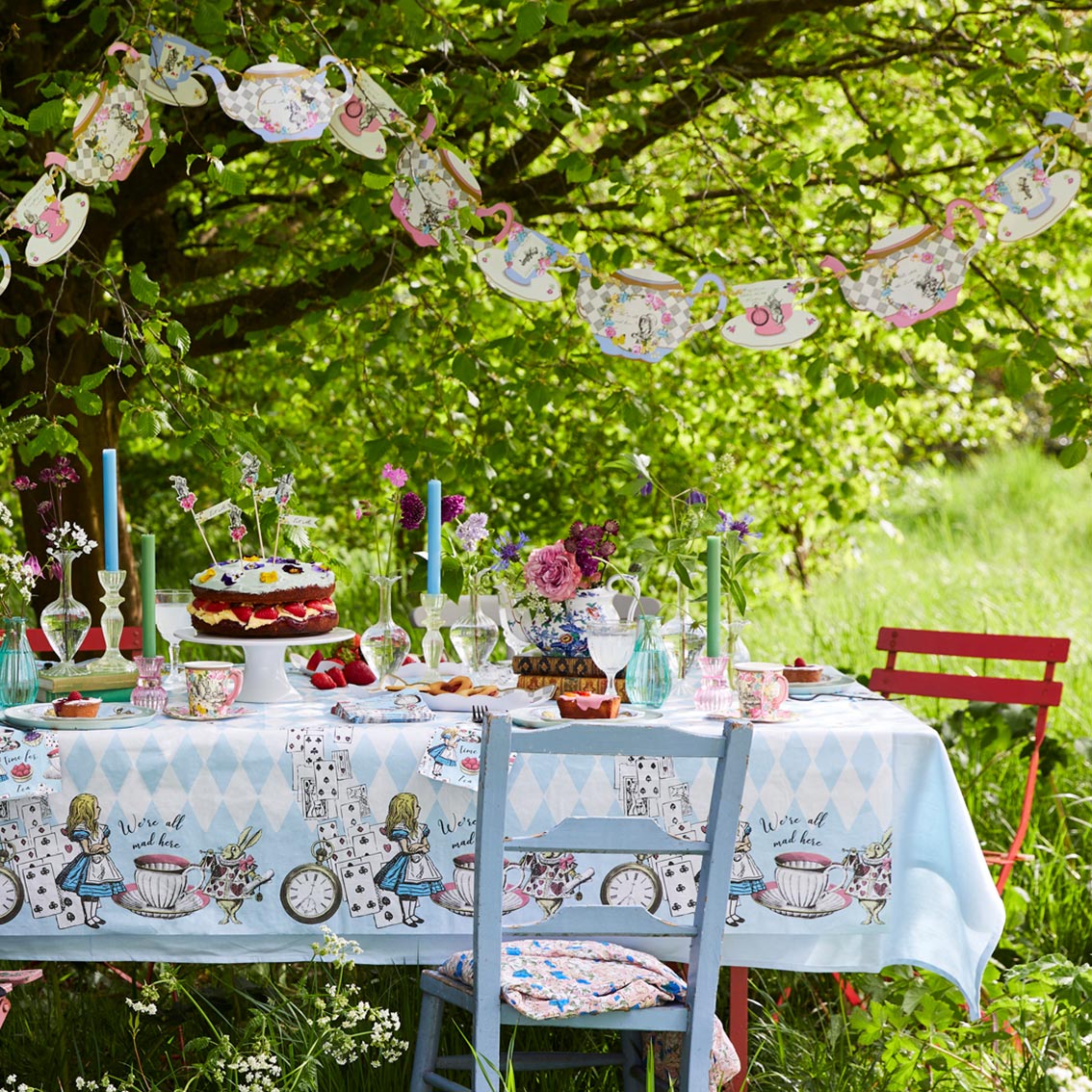 Talking Tables Truly Alice Teapot Bunting 4 Metres