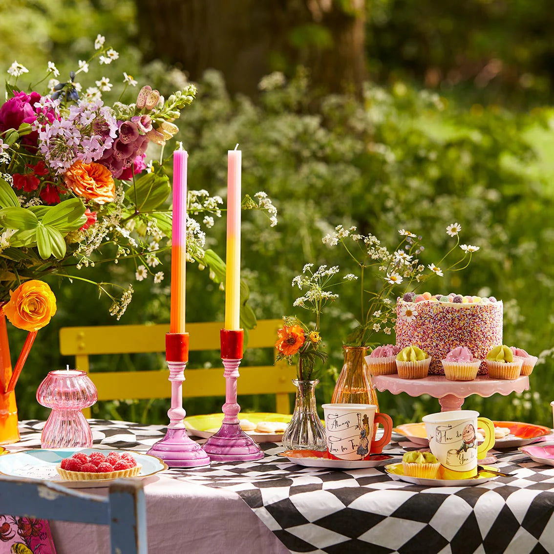Talking Tables Alice in Wonderland Bright Tea Cup Set Pack of 12